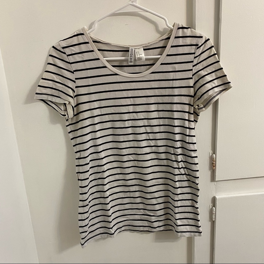 H&M DIVIDED BASIC BLACK AND WHITE STRIPED TEE